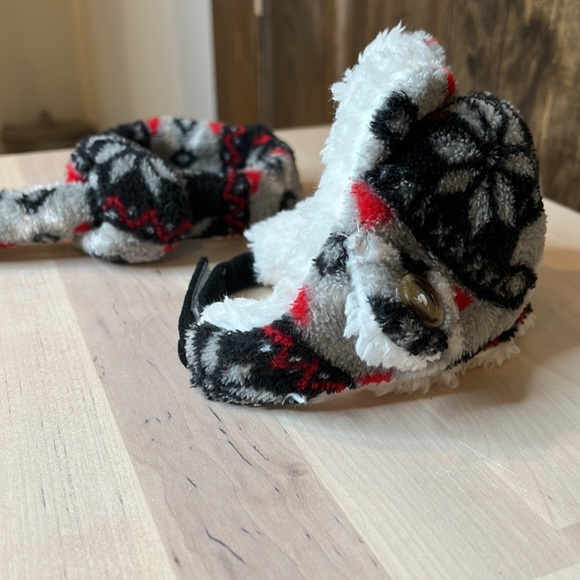 Doggie hat and scarf 🧣 🐶 - Picture 2 of 6